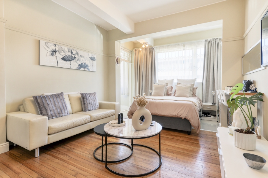 1 Bedroom Property for Sale in Sea Point Western Cape